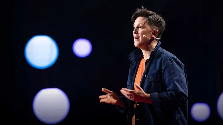 Jess Kutch 在 TED 演讲《What productive conflict can offer a workplace》的官方画面